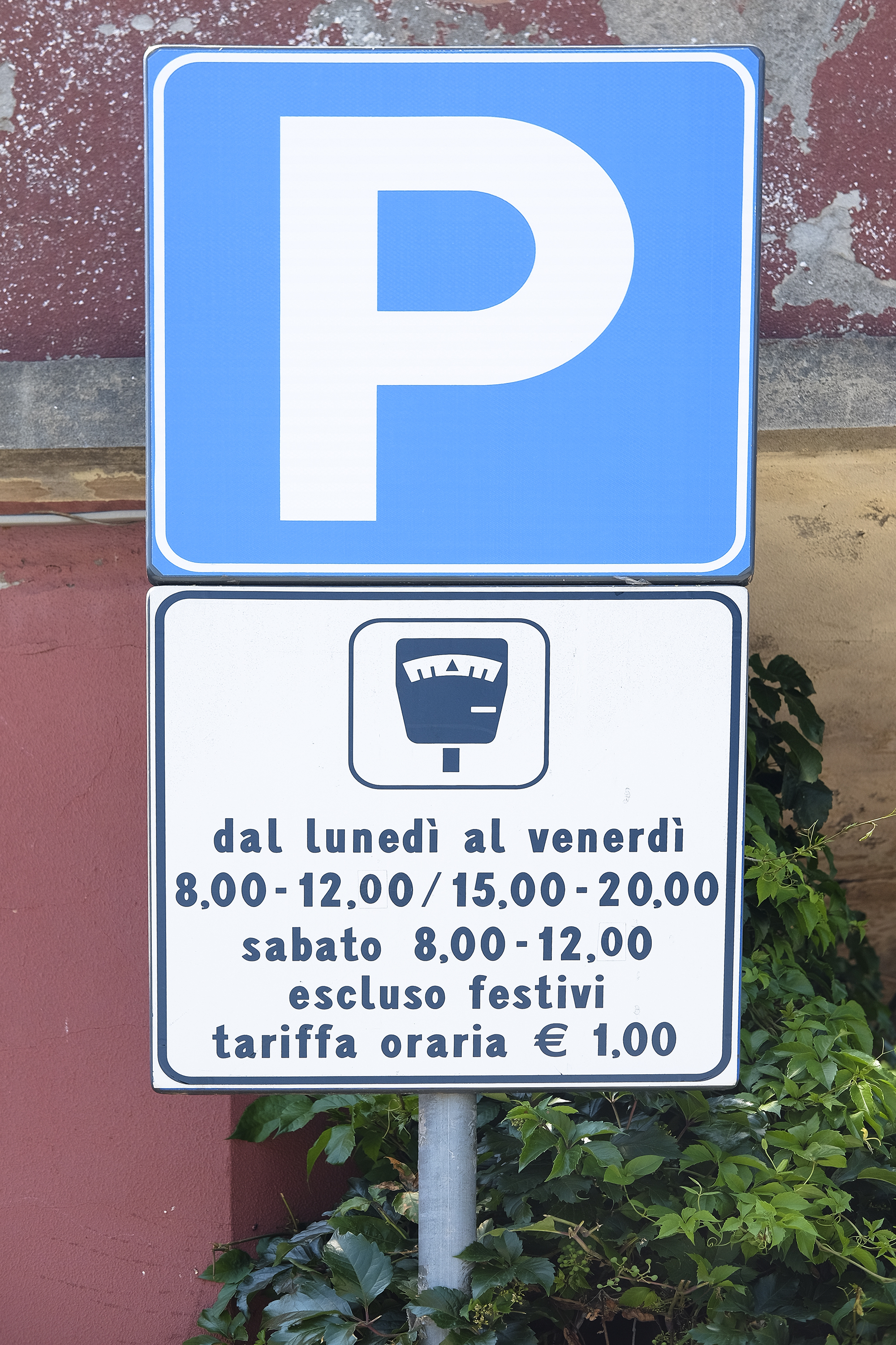 Italy Street Parking Sign