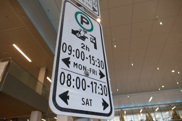 Canada Paid Parking Sign
